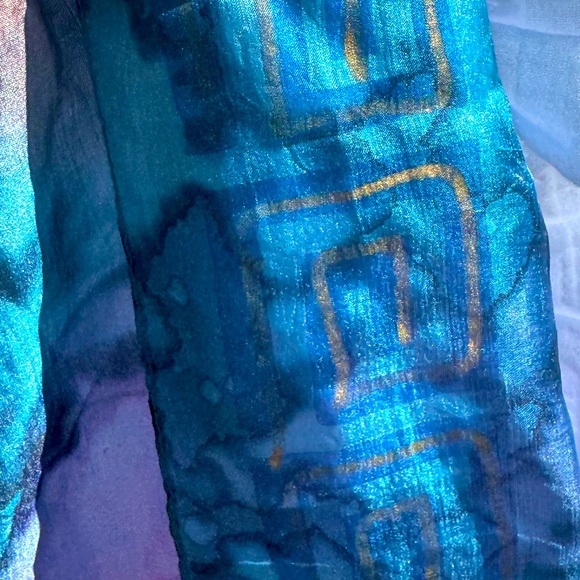 Greek designer inspired 100% silk scarf - Picture 8 of 8